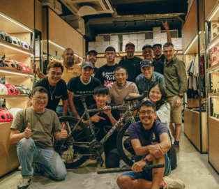 Our alumny startup FESTKA strengthens its position in Southeast Asia through cooperation with Cyclist Wardrobe